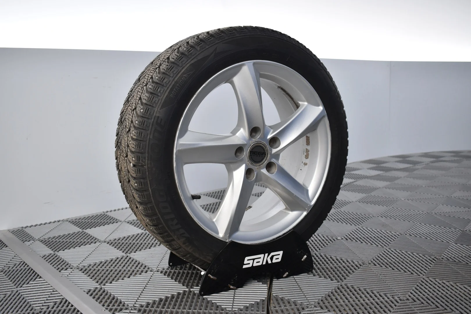 Car Image - 52yhIND9qeETNPdOHi18UY