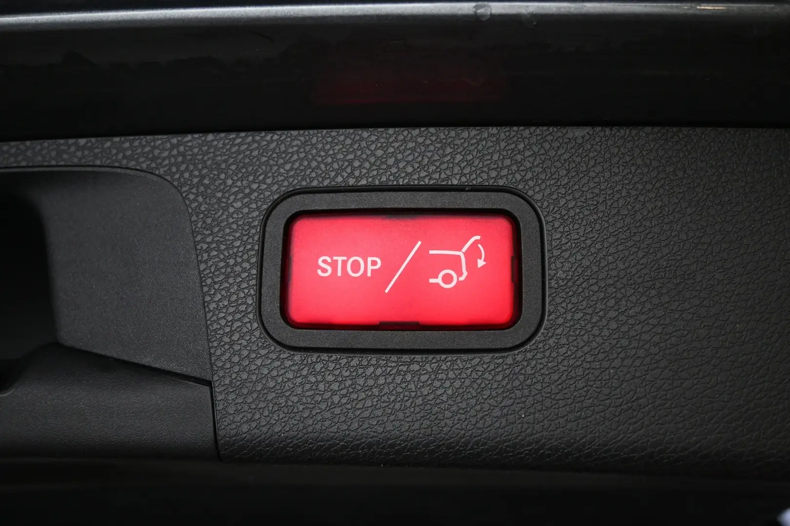 Car Image - 6rU84w8FRS6o0KH0ZQPlxV