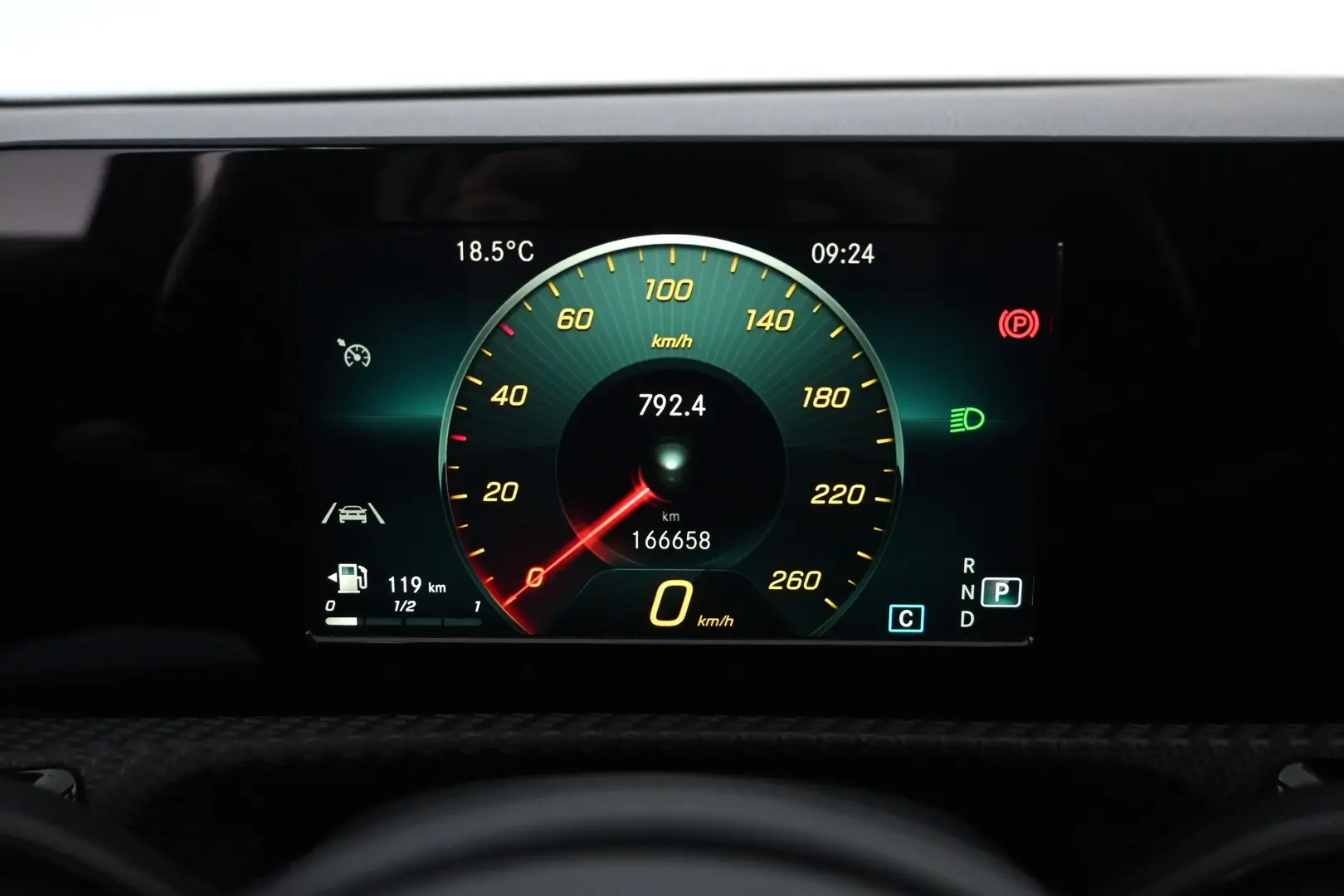 Car Image - 320SDl3N6kqdUKHmATjH3c