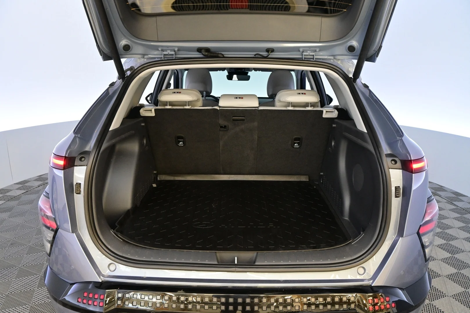 Car Image - 4dqd0KxNlW140xGIDmyhNG