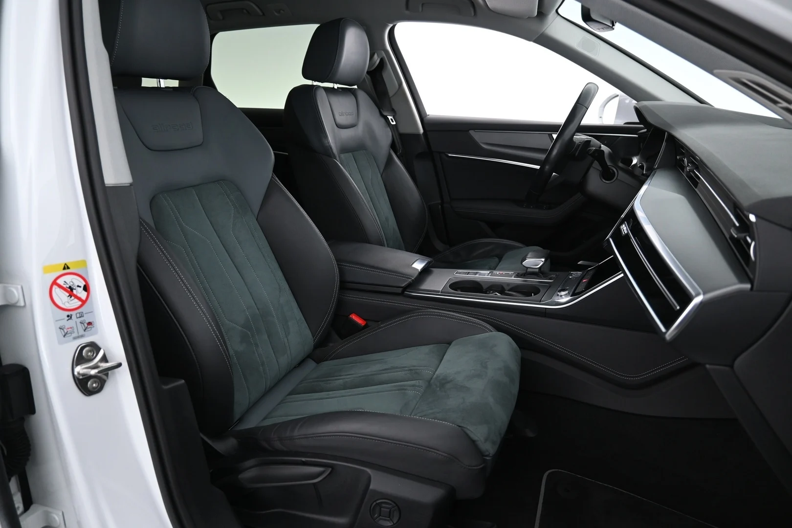 Car Image - 3yjlvQd4KOUZ5NU6Wkgr5k