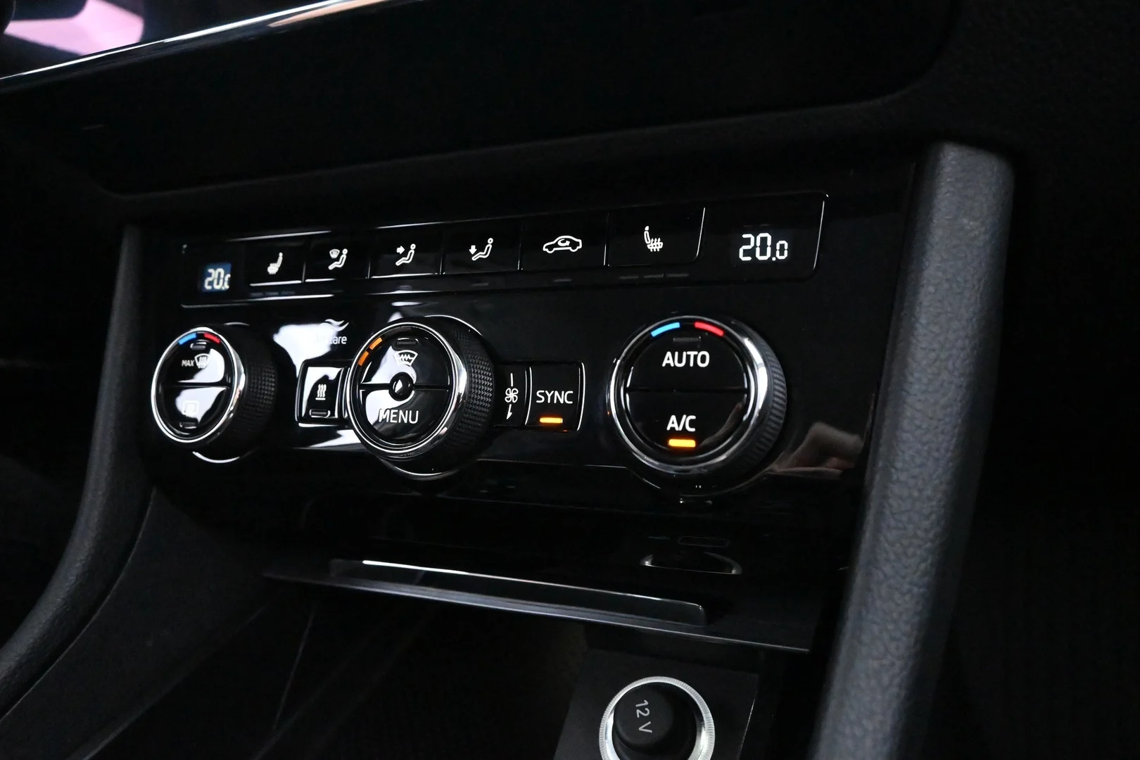 Car Image - 37uLGZlfg4mDXVQZo50t25