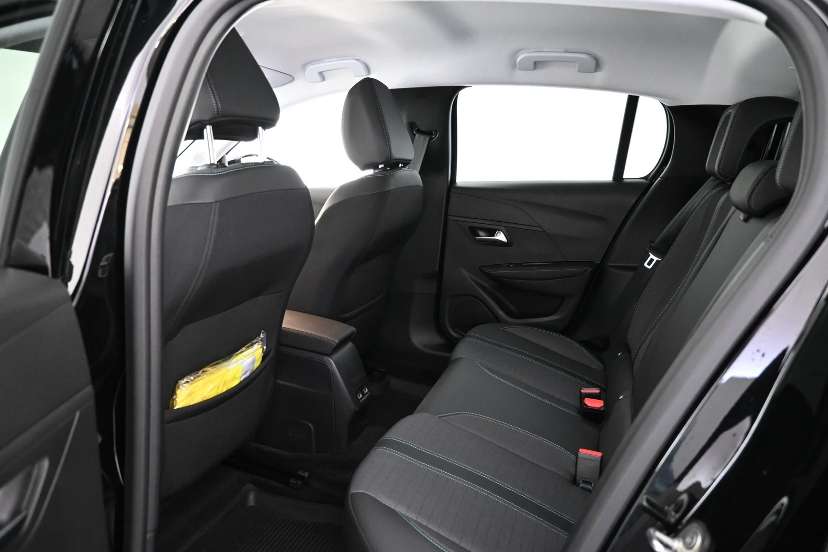 Car Image - 3RoUSdQG9cTf7ORmHJ9vrJ