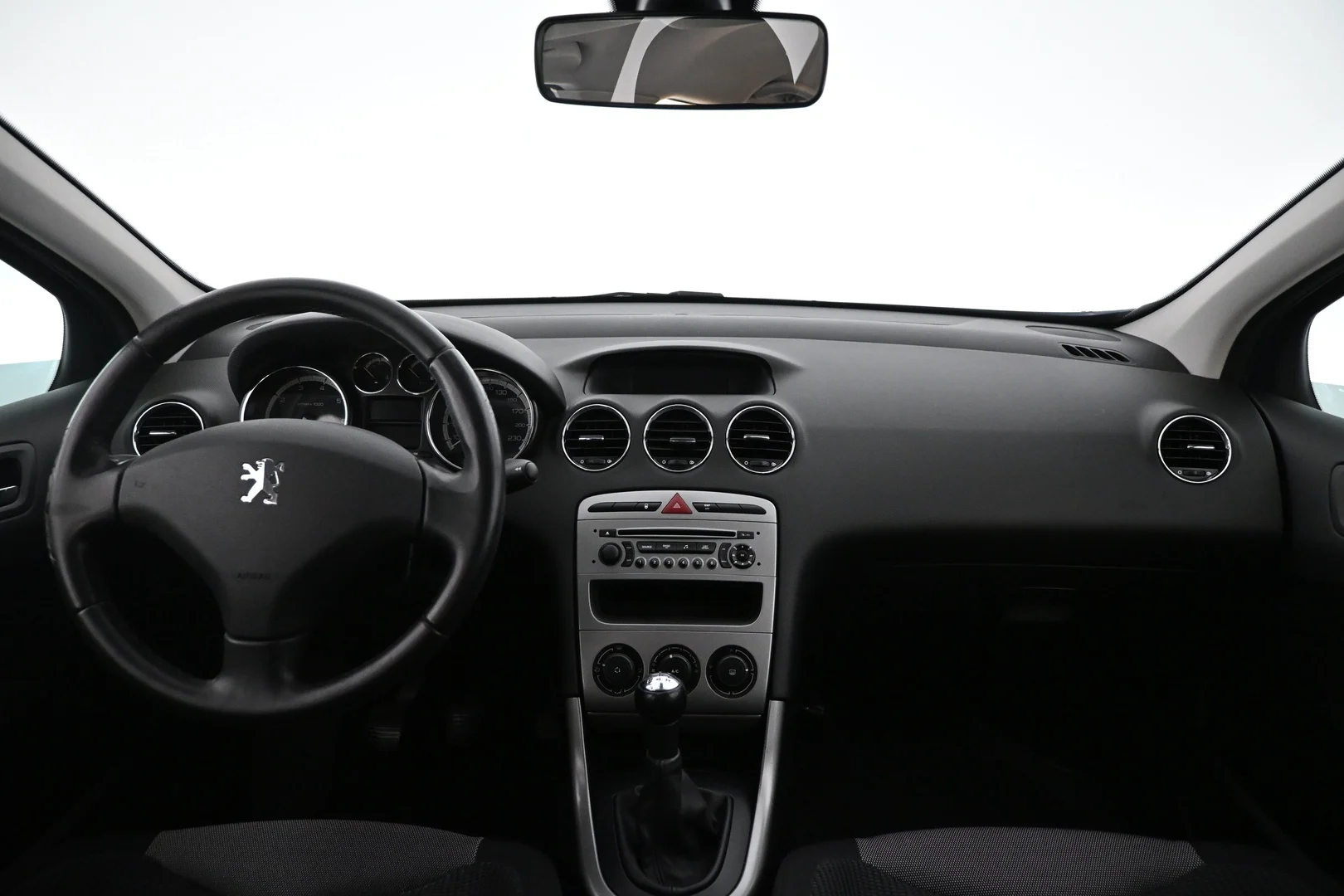 Car Image - UAWamKTKQ601PIKZQXagt