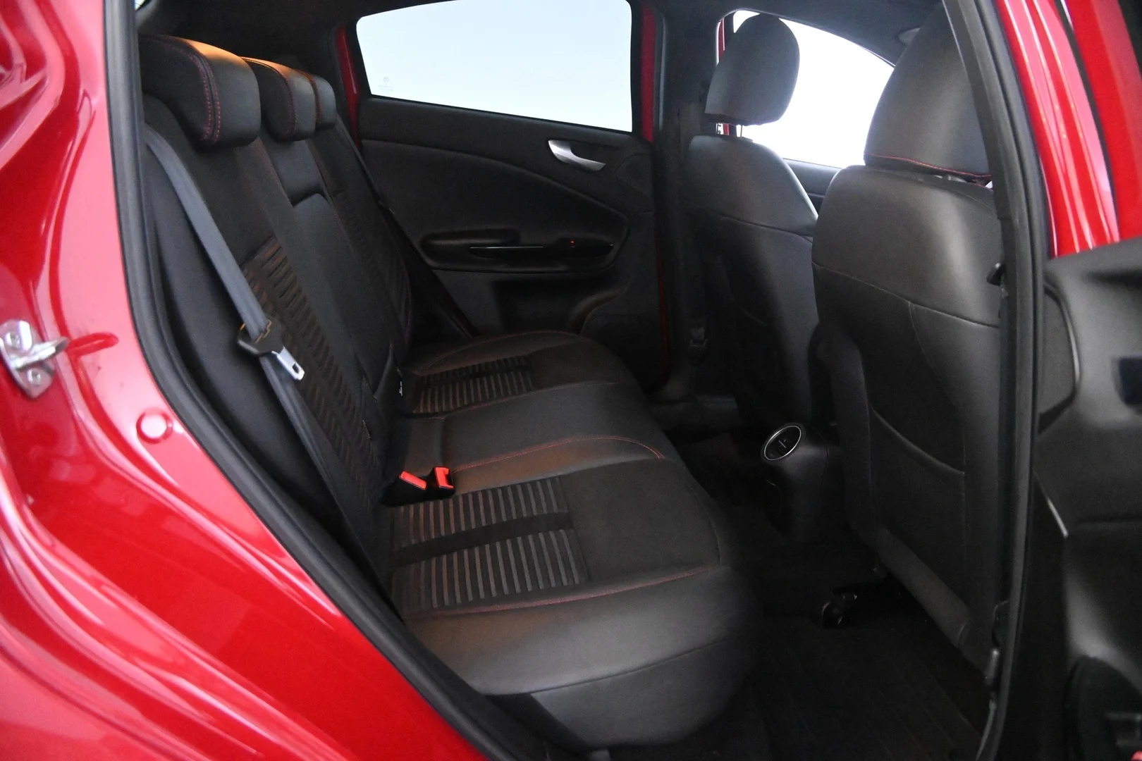 Car Image - 3ZnEmPYKcKY9IqTVE9GpGC