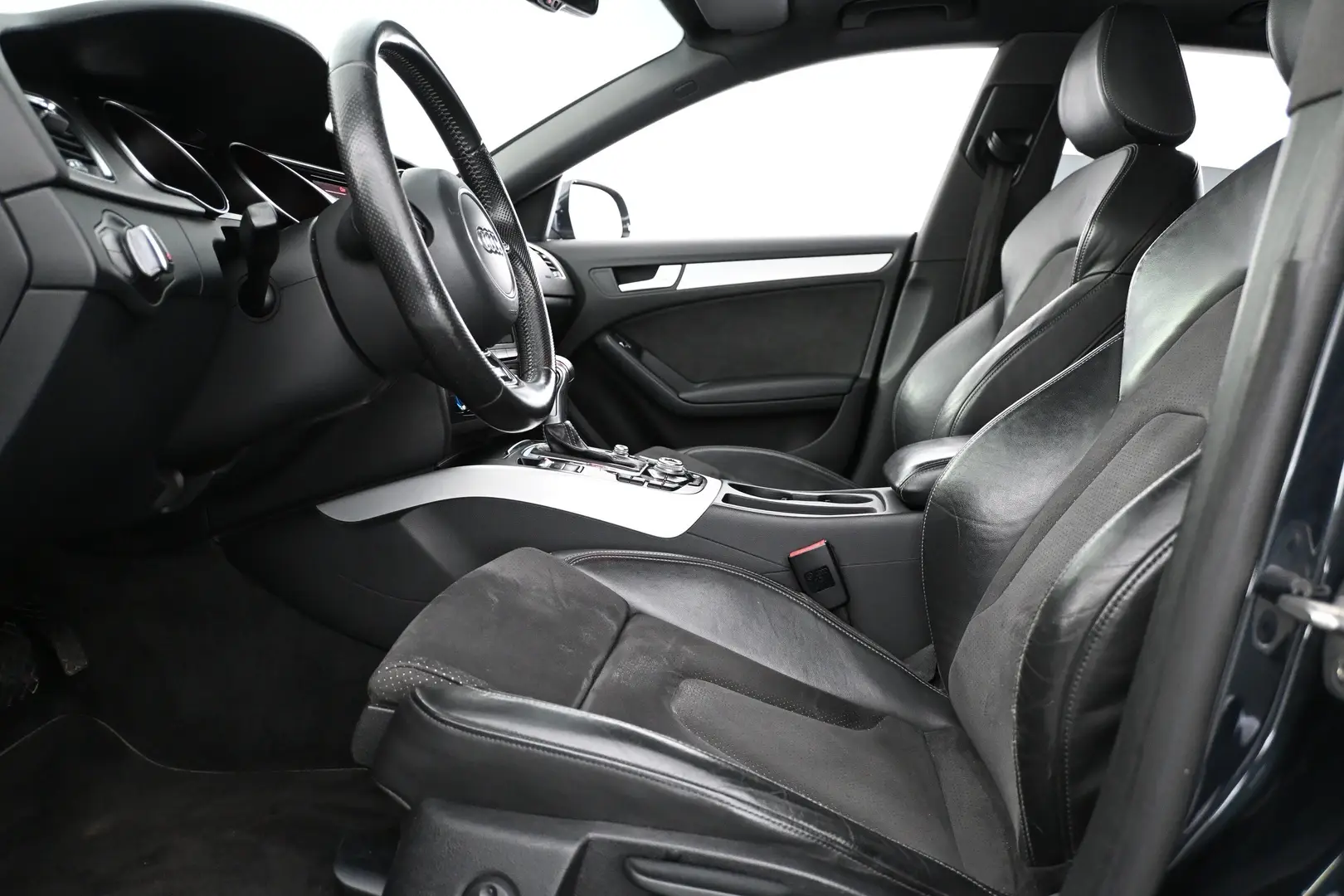 Car Image - 2zQ5M5AU9aSQ8pnoROfcgM