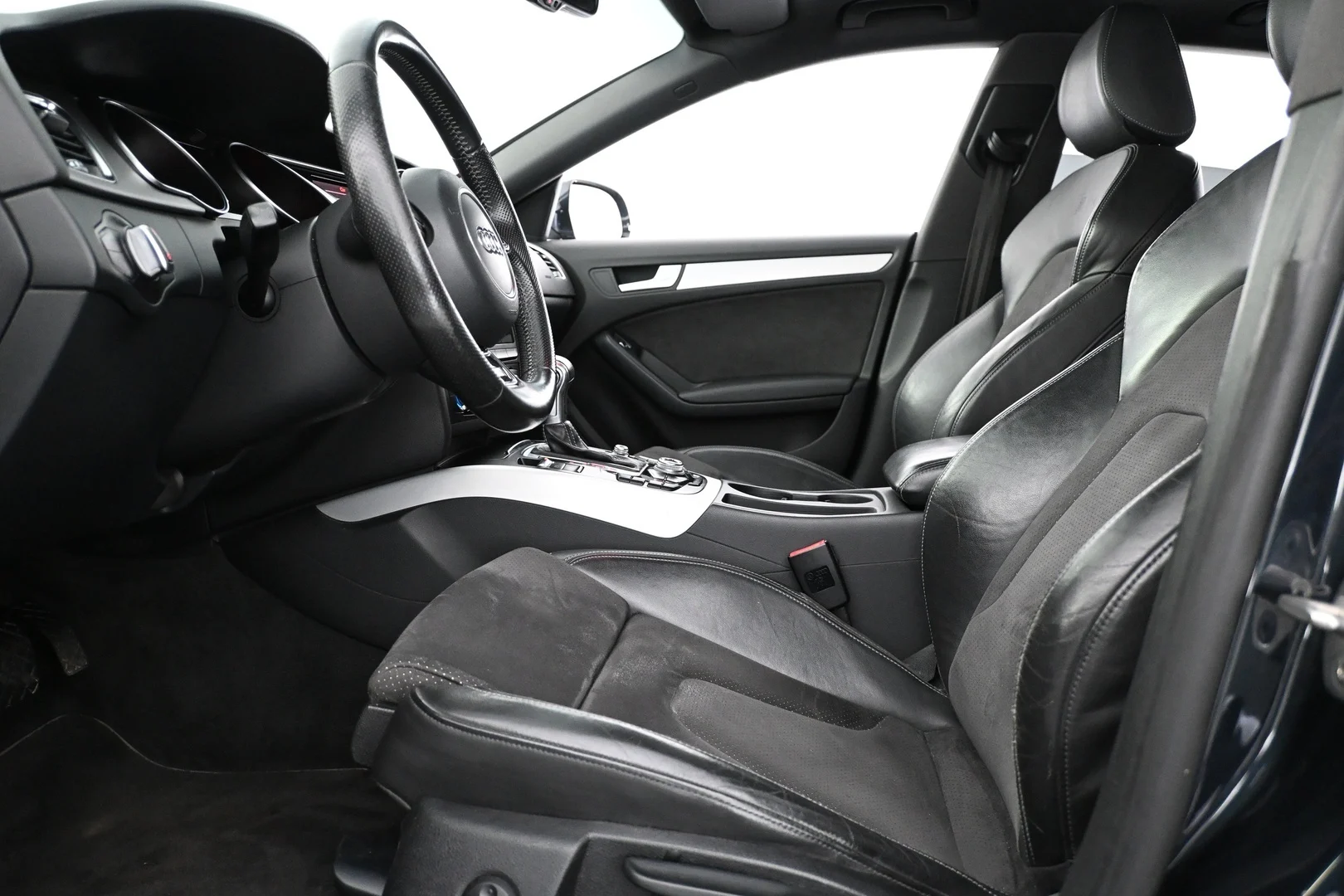 Car Image - 2zQ5M5AU9aSQ8pnoROfcgM
