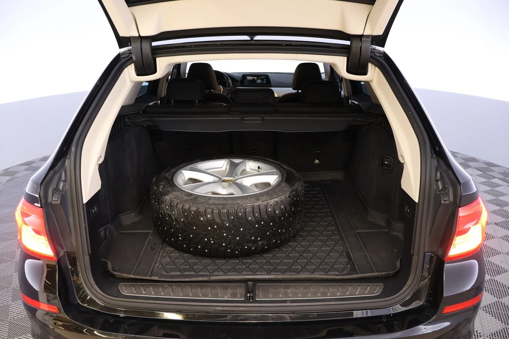 Car Image - 7DBPHjcUB2NbmSWwl84NoG