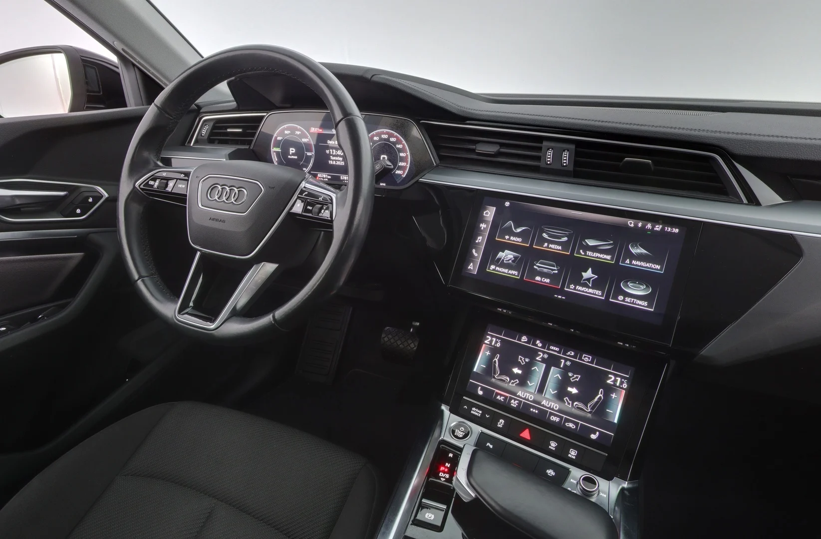 Car Image - 2iGQGq4I2uFdeTAfPJseSB