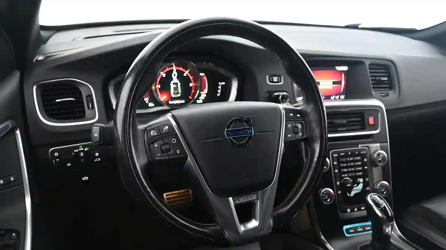 Car Image - 4LrdLb3ZixAT3VfYGYr3Ys