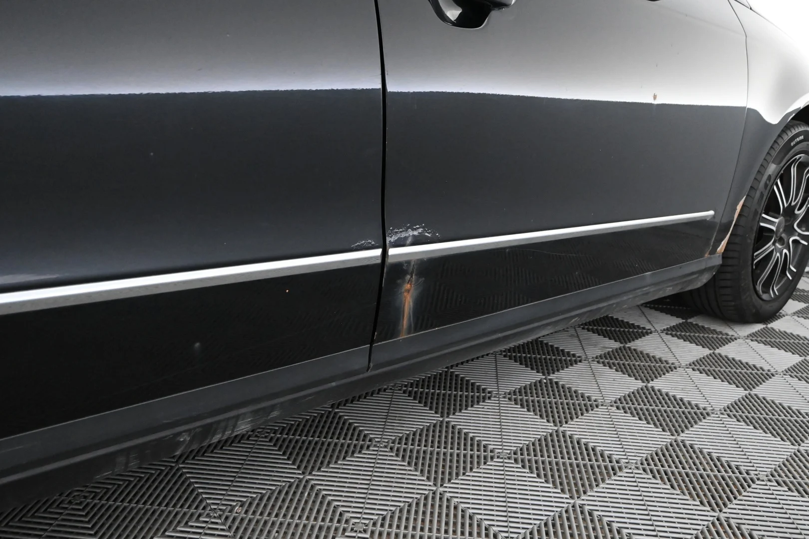 Car Image - 2tiSxsofRXJ1ZrF2cwgMJ9