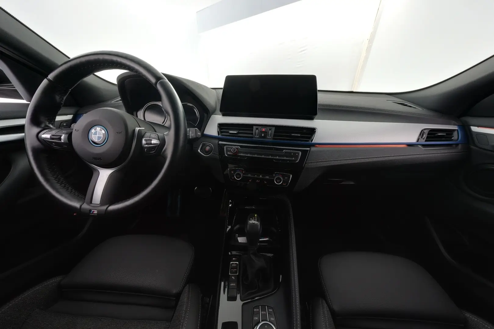 Car Image - 6dHHStFyhSTMvLgzoeQBDR