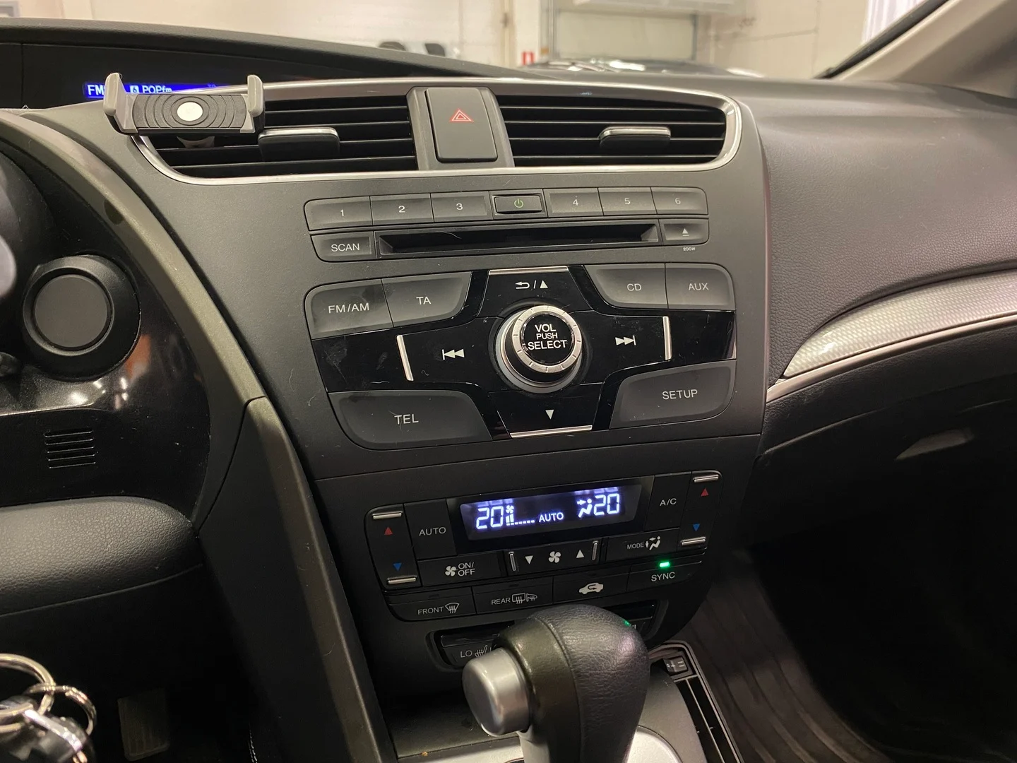 Car Image - 4r8Al0g90pnVeEegpDTiha
