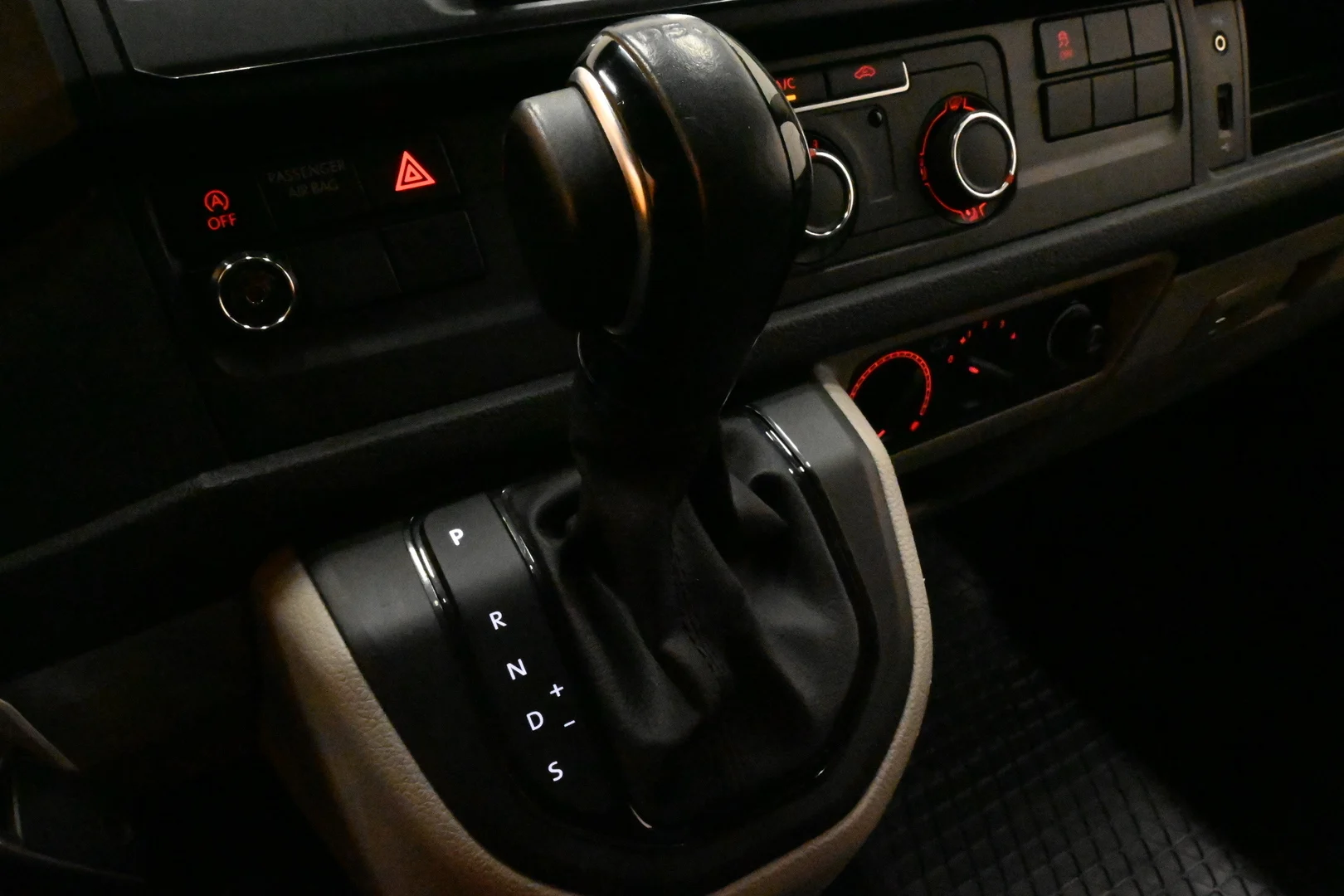 Car Image - 5RCDDEnoDvAeNKy2eBZ3B2