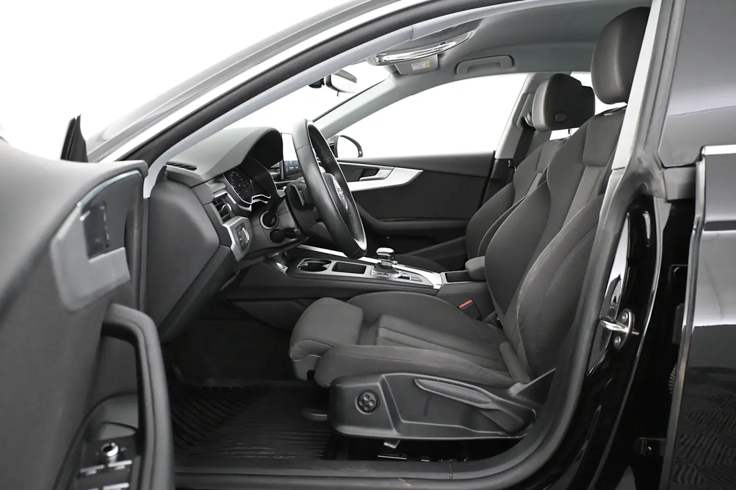 Car Image - 6fN3v0UhXABzEeGMqh38ON