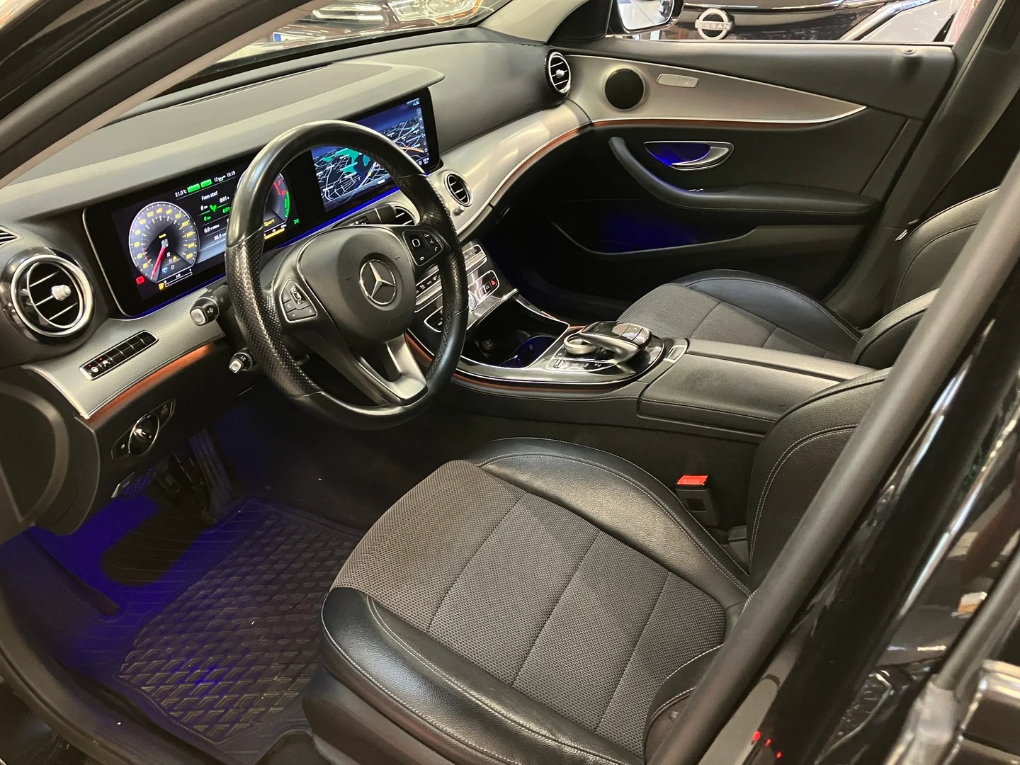 Car Image - 3qhhcpNKWQTqxnfbxx8zyE