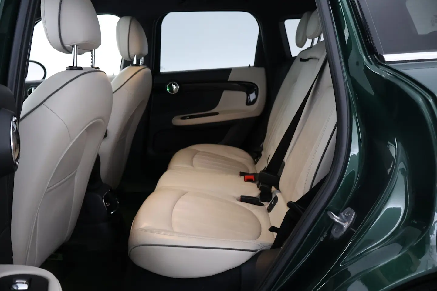 Car Image - 6da26LLYS5MV2oKUA1M9aV