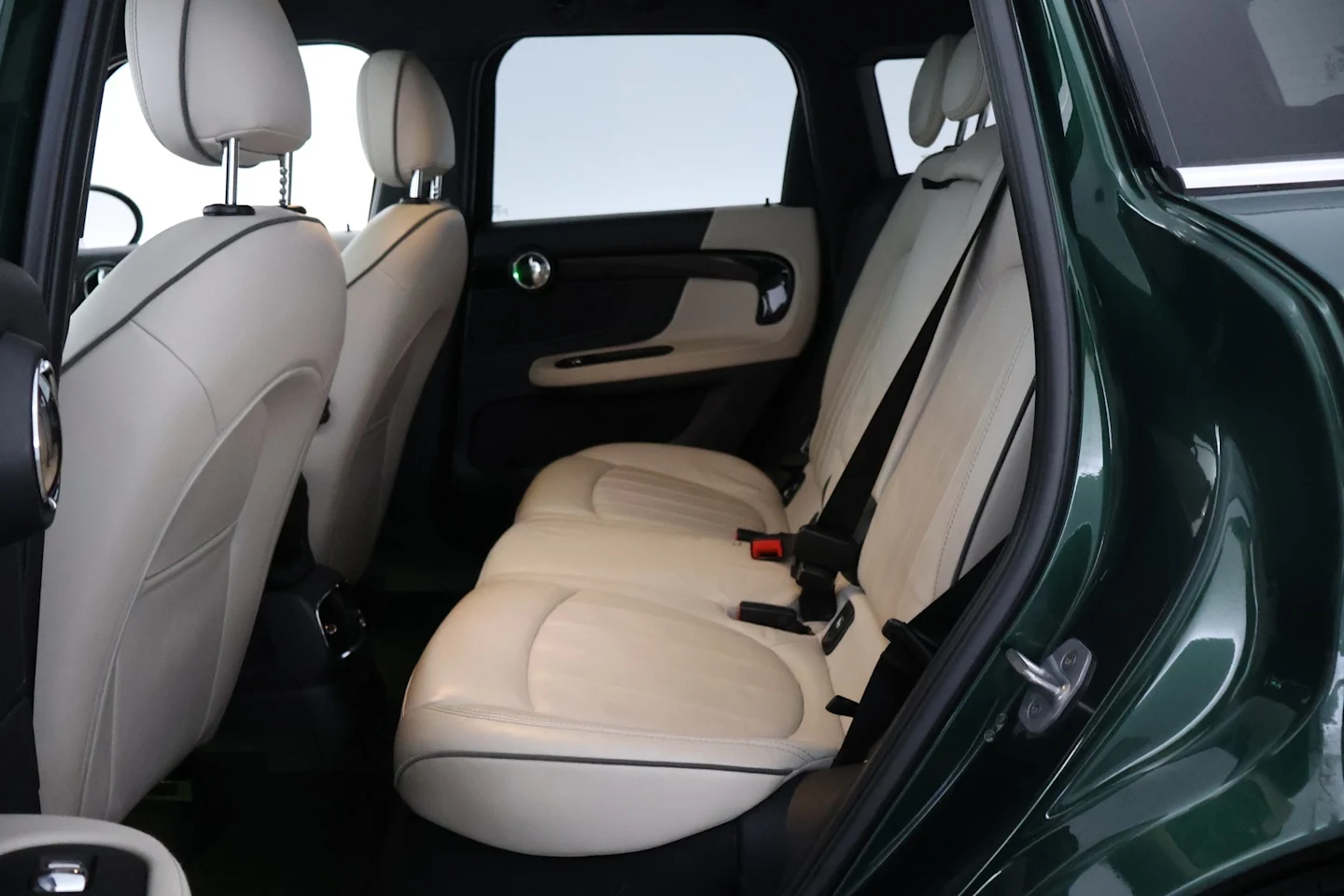 Car Image - 6da26LLYS5MV2oKUA1M9aV