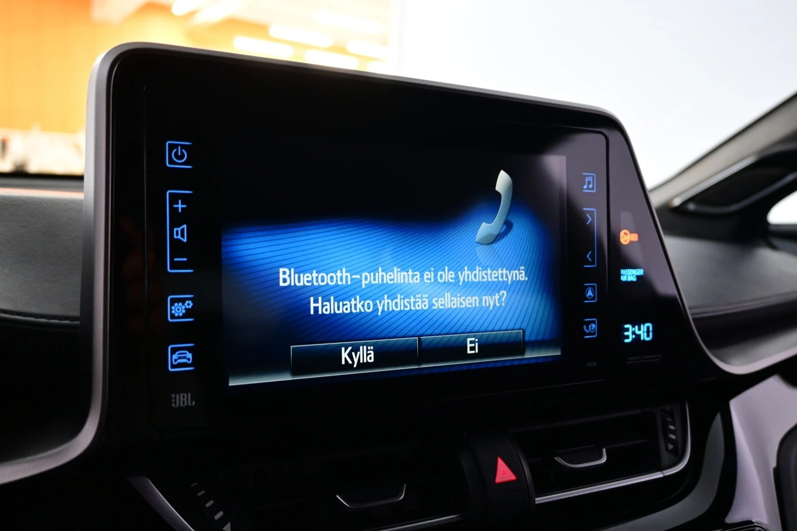 Car Image - 3gR0t5C0iWaHQrGG1zU1Yj