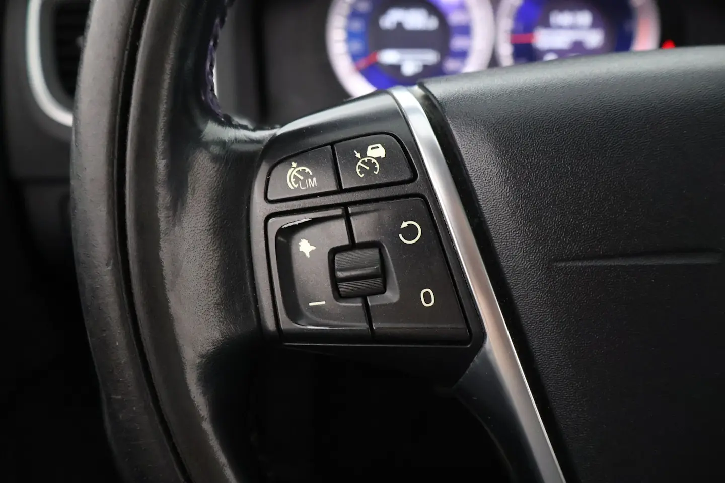 Car Image - 75djZFcxJMzBWvWSkKeMEL