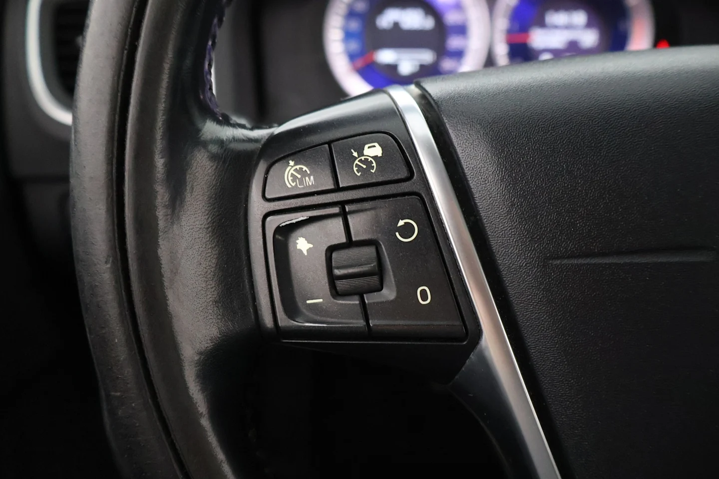 Car Image - 75djZFcxJMzBWvWSkKeMEL