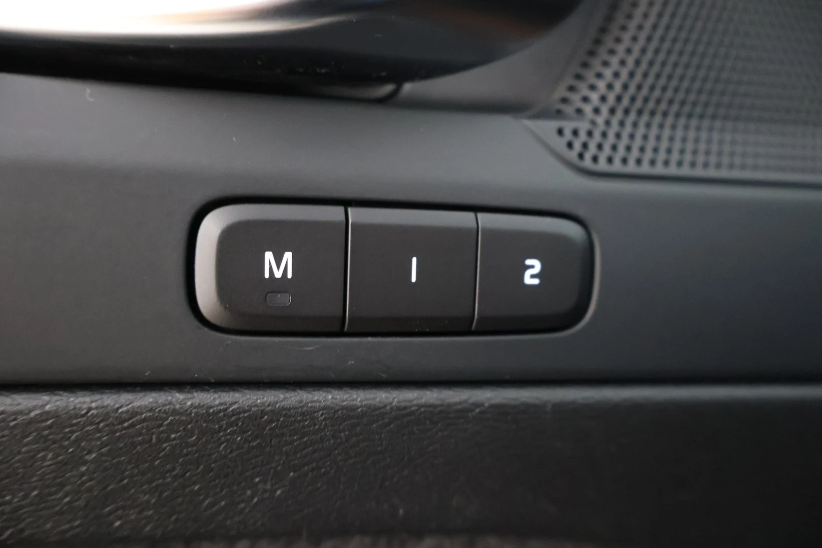 Car Image - 2sHgDwhSjgFQab8dXSBhrc