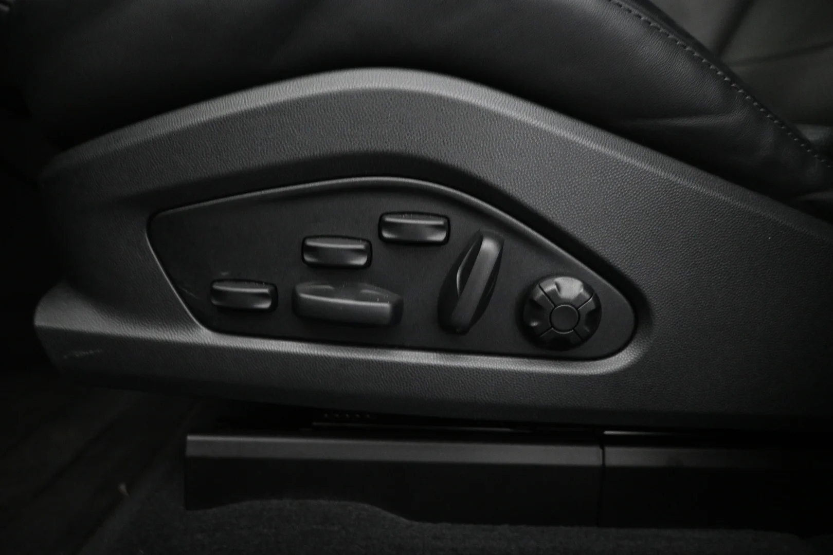 Car Image - 4GYuse4hKnHsVHkqbBkPPM