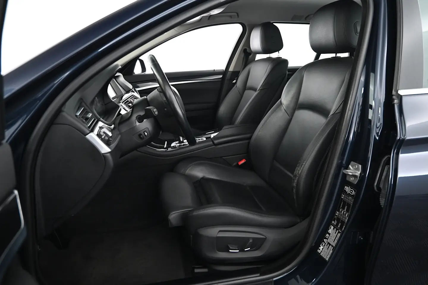 Car Image - 7r9pZni5Zd1iHEk9aHvYr0