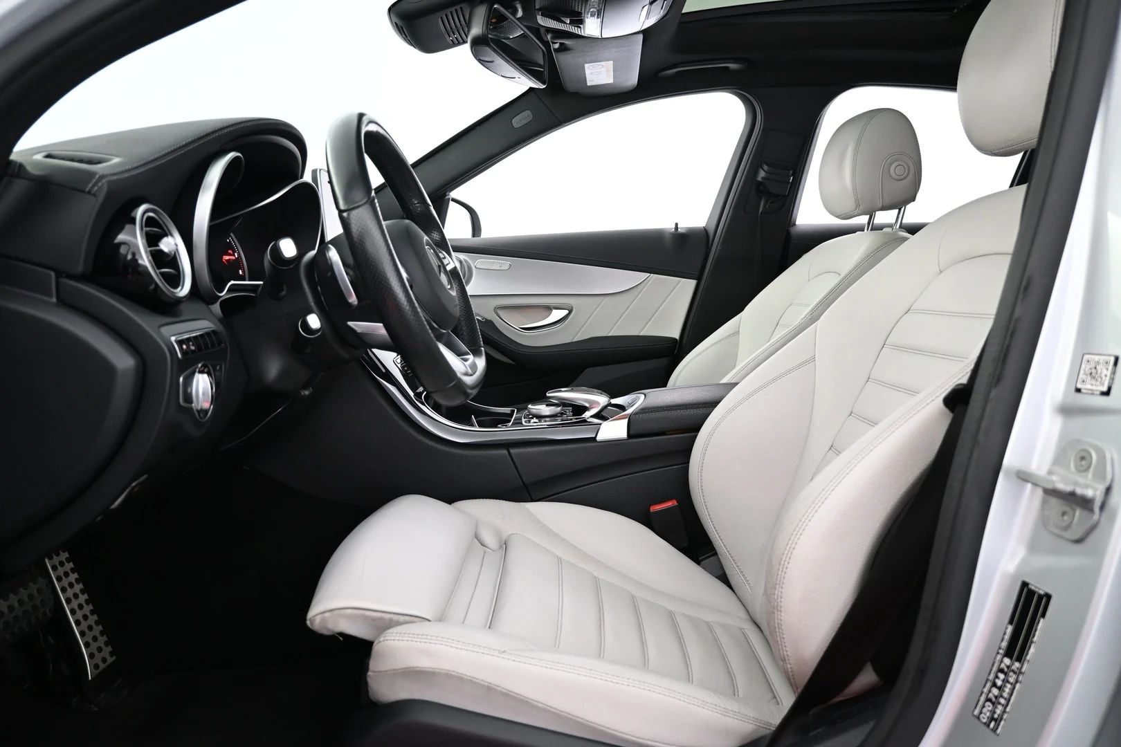 Car Image - 4p2JNSYmC5nopIULj7WLo7