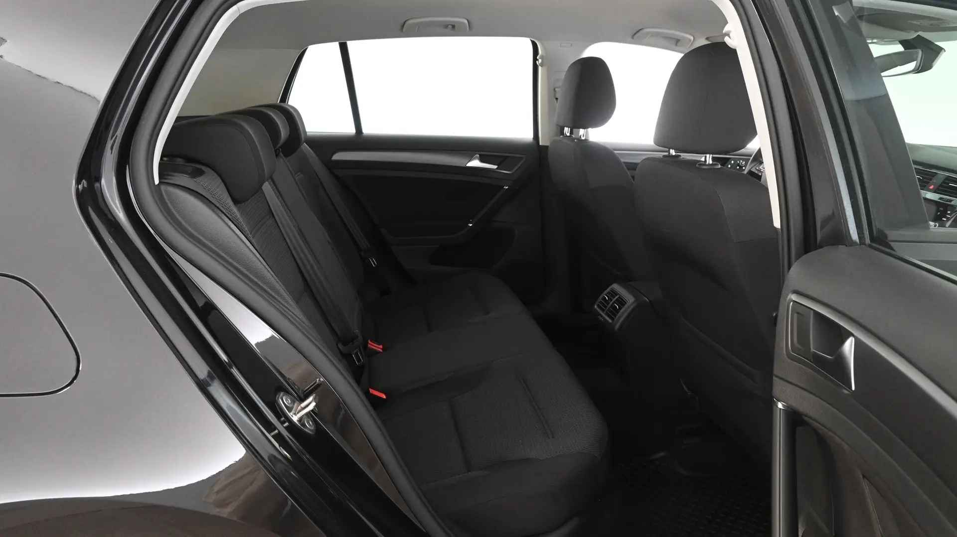 Car Image - 2dwuXVmYSqwrSziaGtvie1