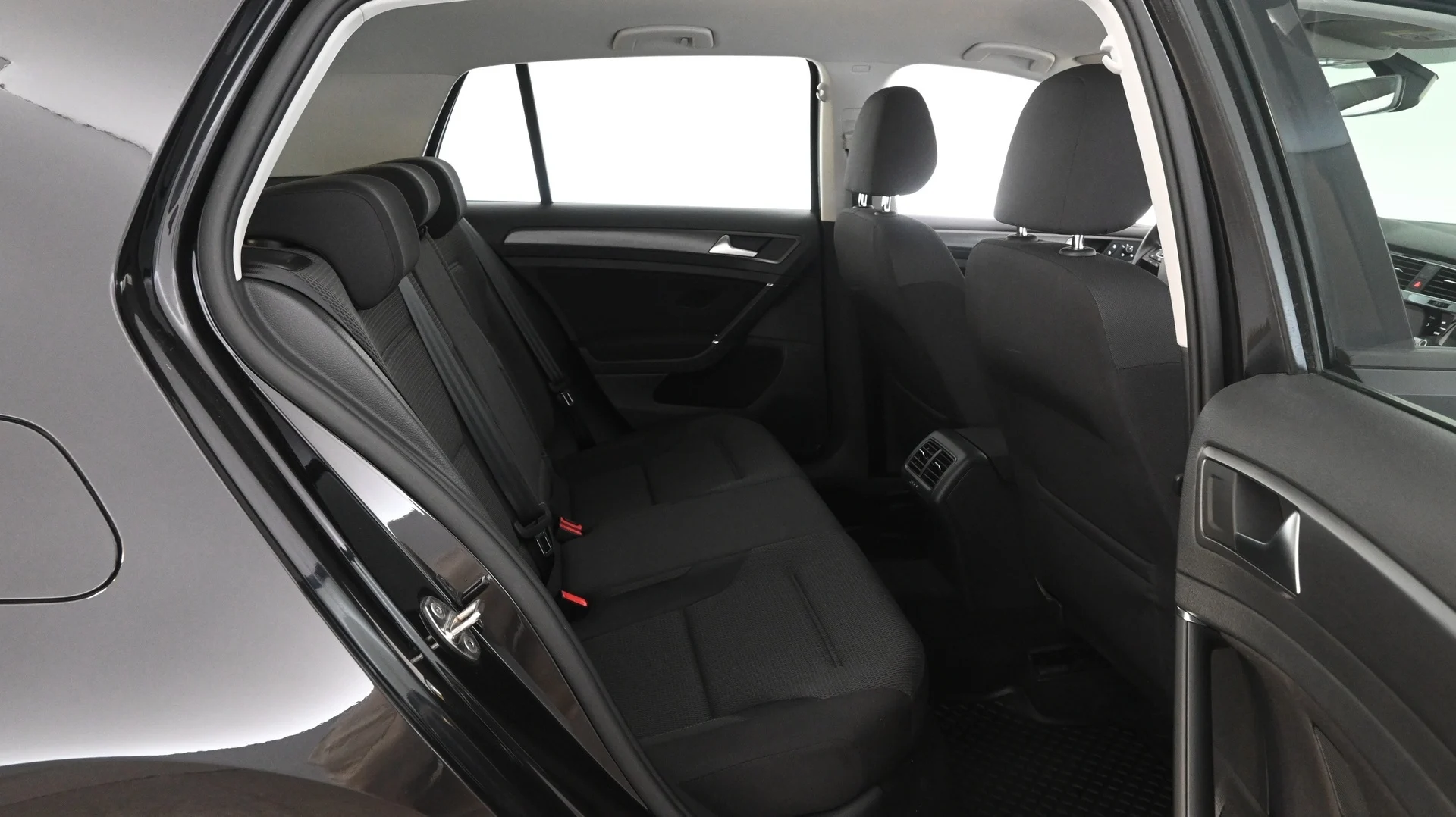 Car Image - 2dwuXVmYSqwrSziaGtvie1