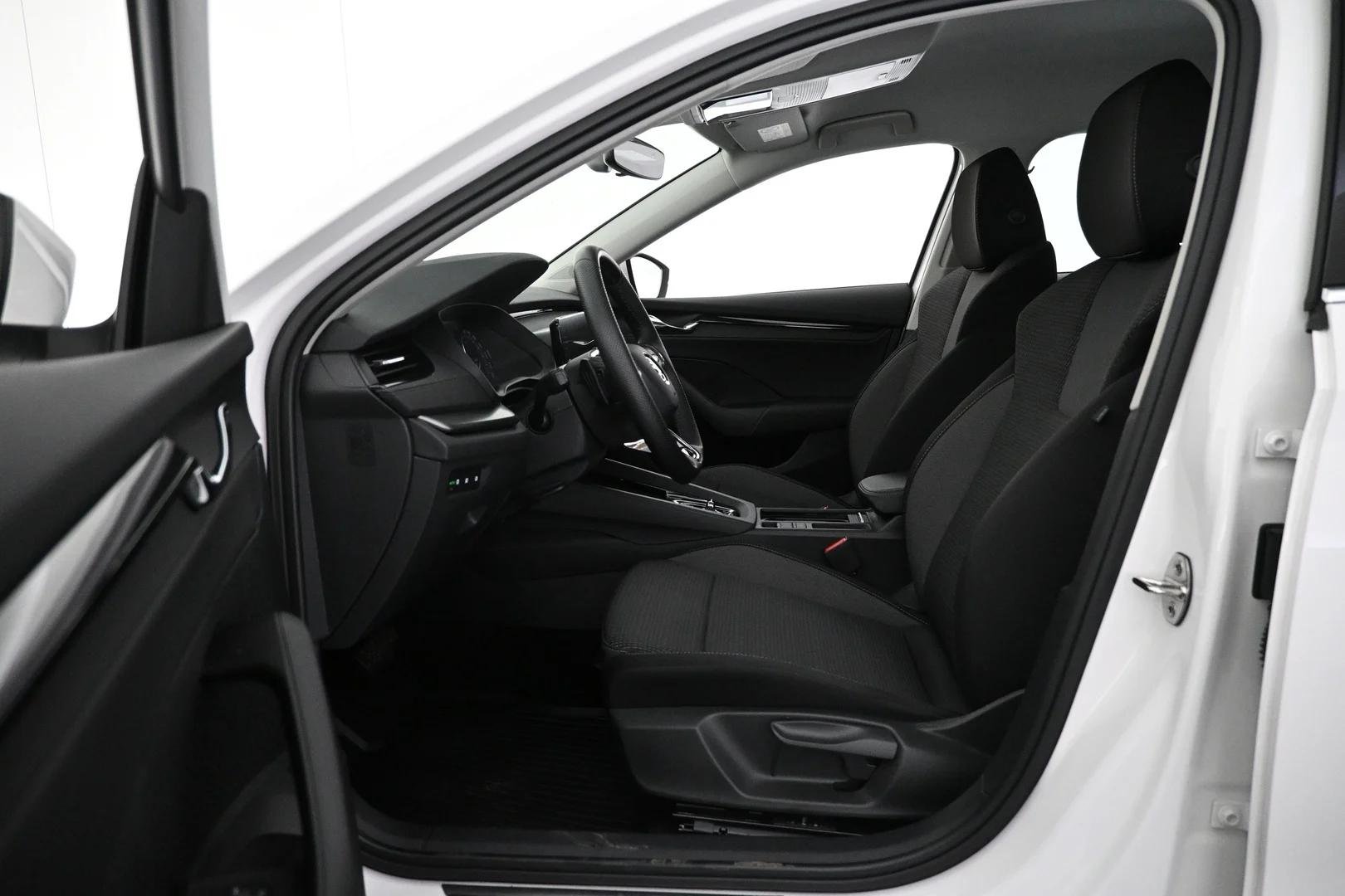 Car Image - ZvBF7LNEptzvqFN4ryolx