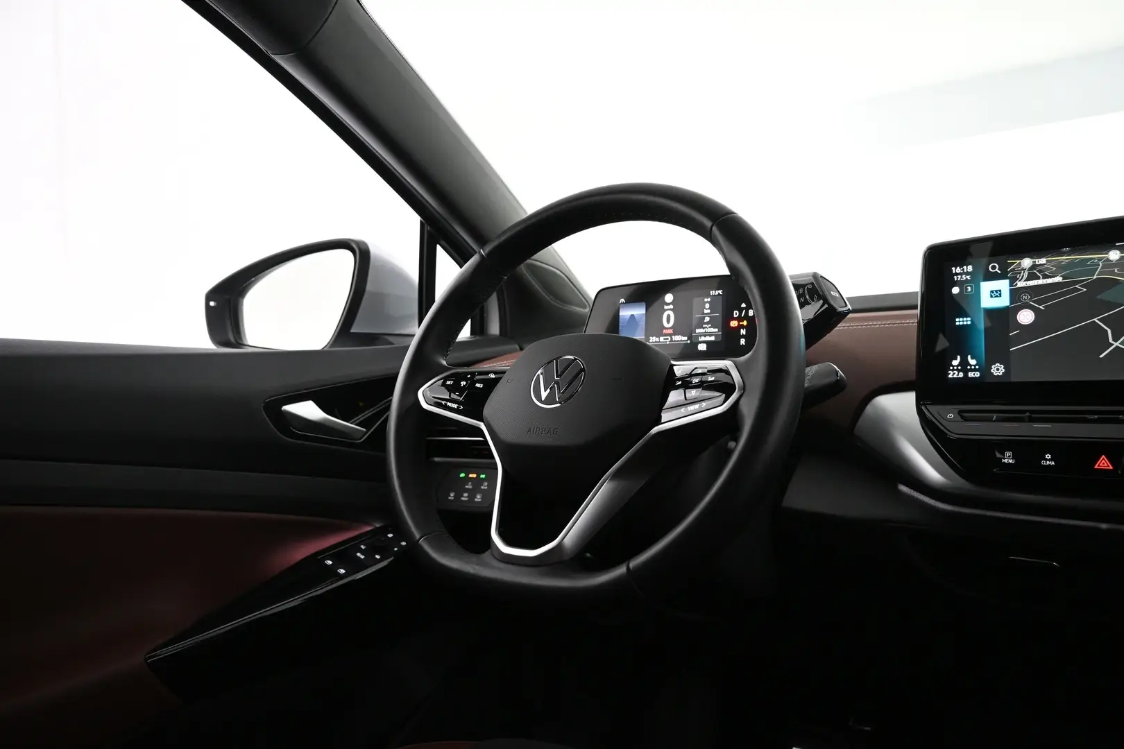 Car Image - QWDZYy56DzqE0Bb83LkPV