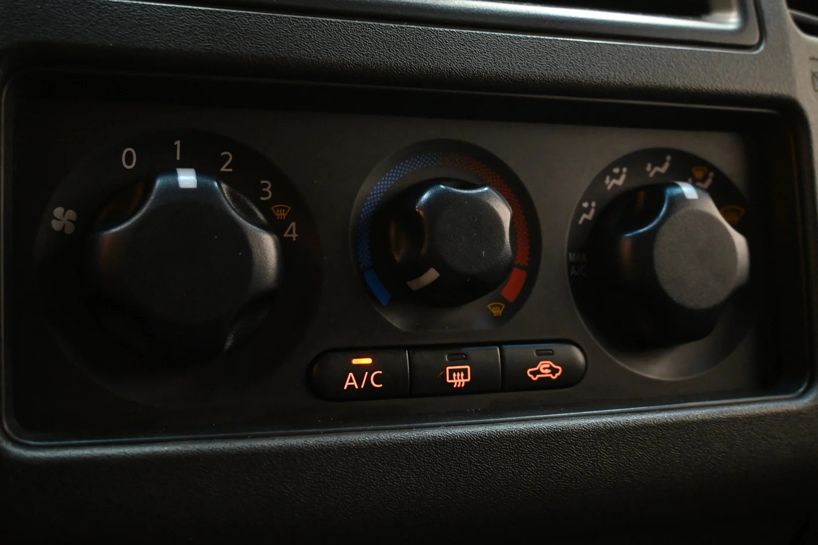 Car Image - 1pJdAx8QMvlFgIK7VO42Tm