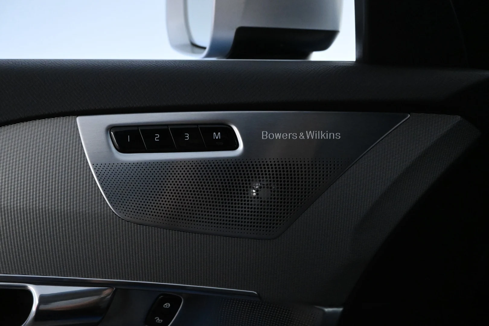 Car Image - N11eYglKLGG481O3l8T0R
