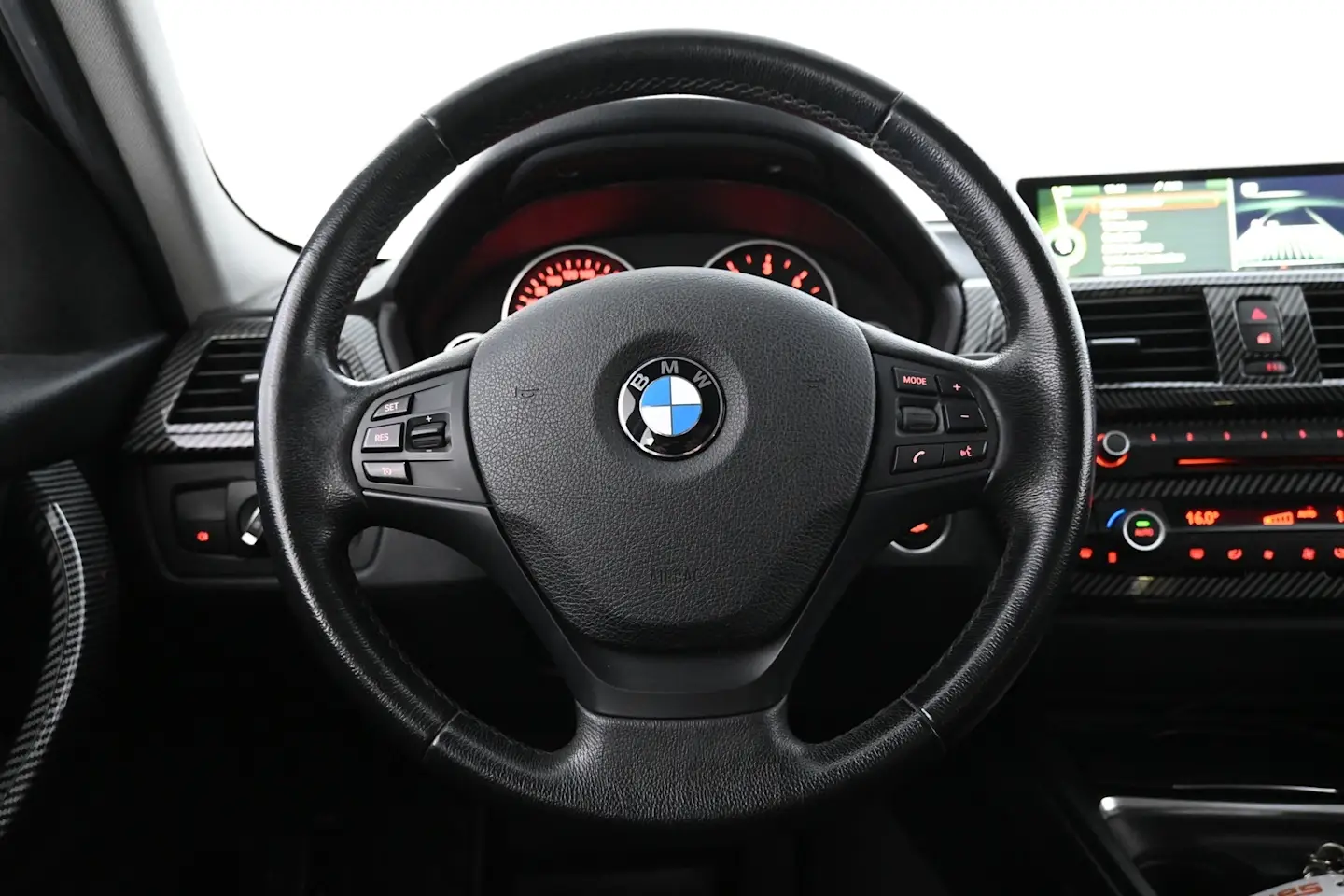 Car Image - xTTOVWgoigXYlx2ybWEaB