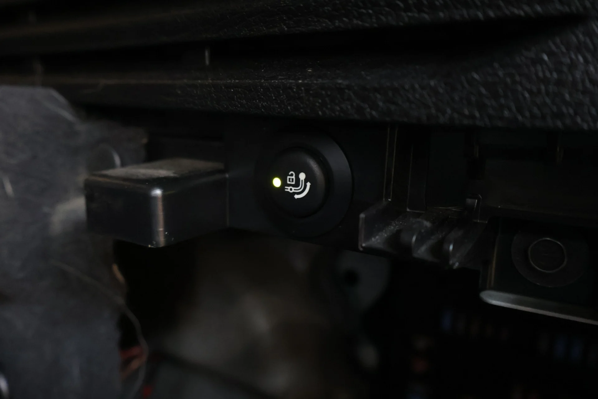 Car Image - 6wcpxFq53jpBBhPioFoNjf