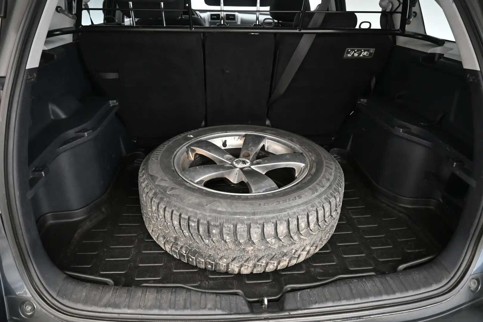 Car Image - 6kvajJZLXtiHZnLp3iJylT