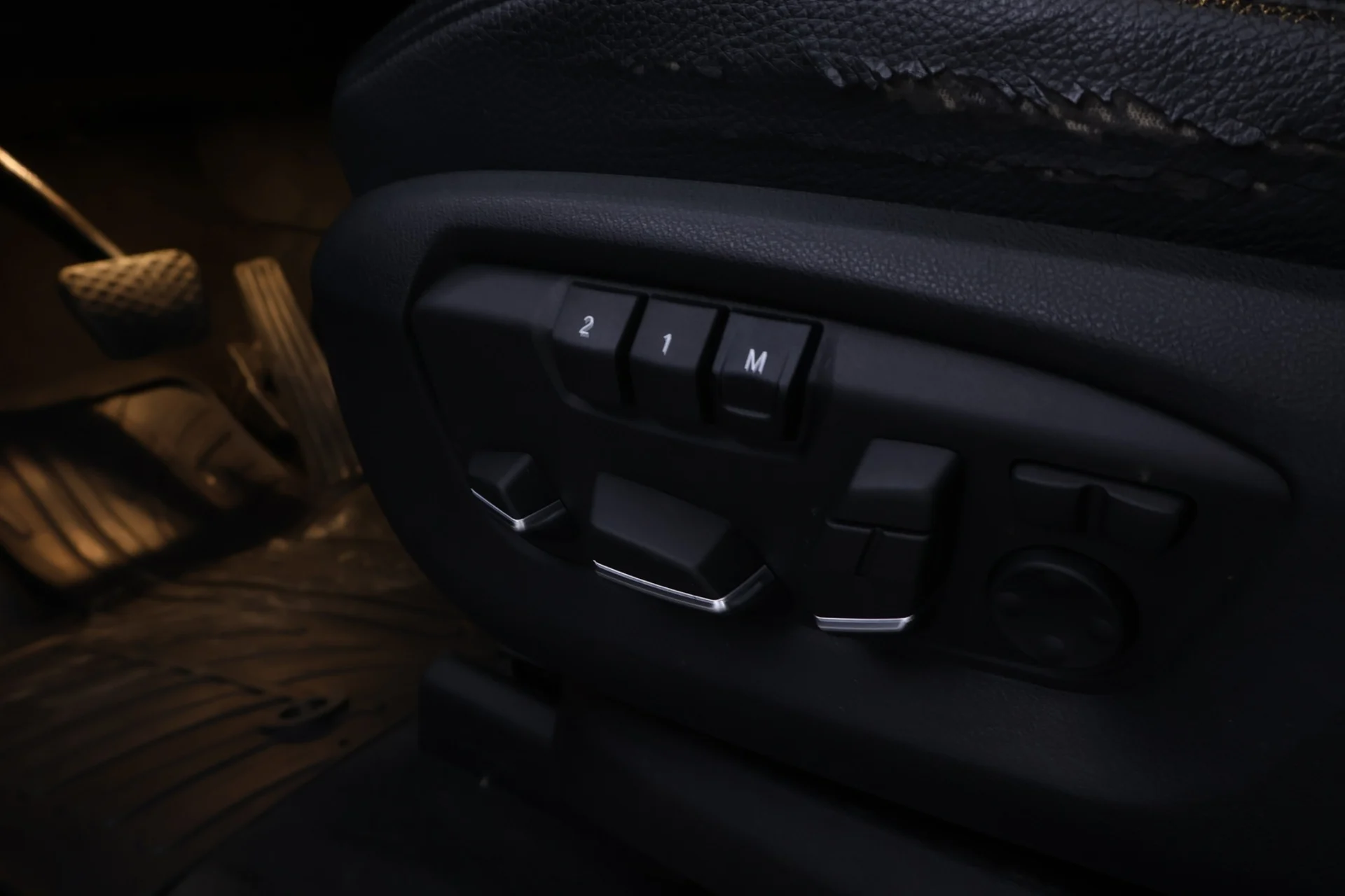 Car Image - 61bNvYVq0zFWkNkkgQVZY