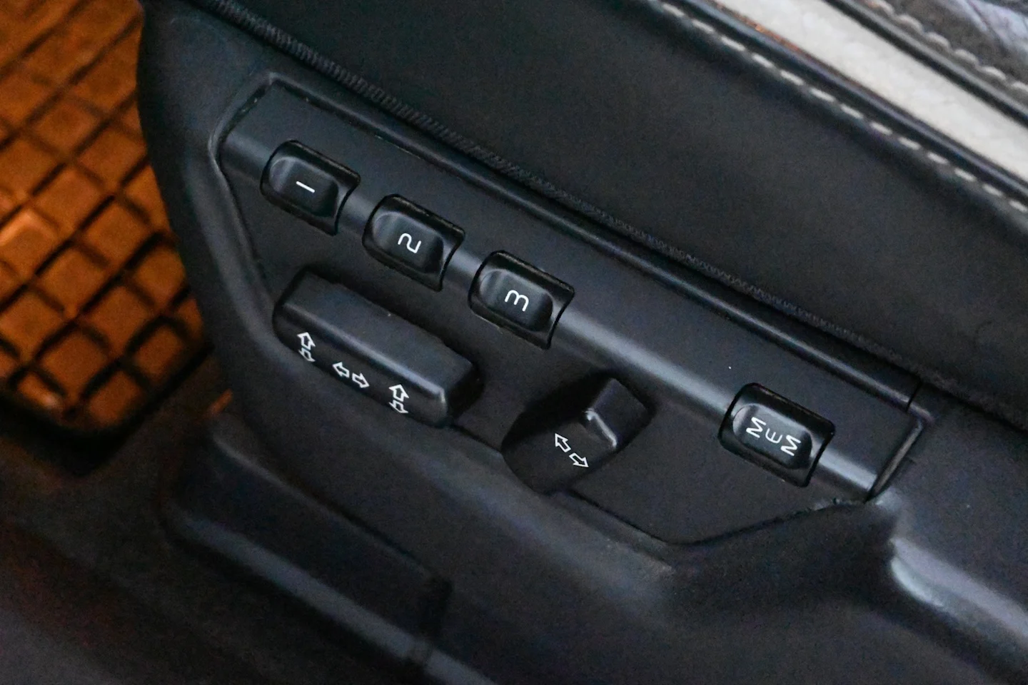Car Image - 1li7hbA7bg4RWn1z0cgSMm
