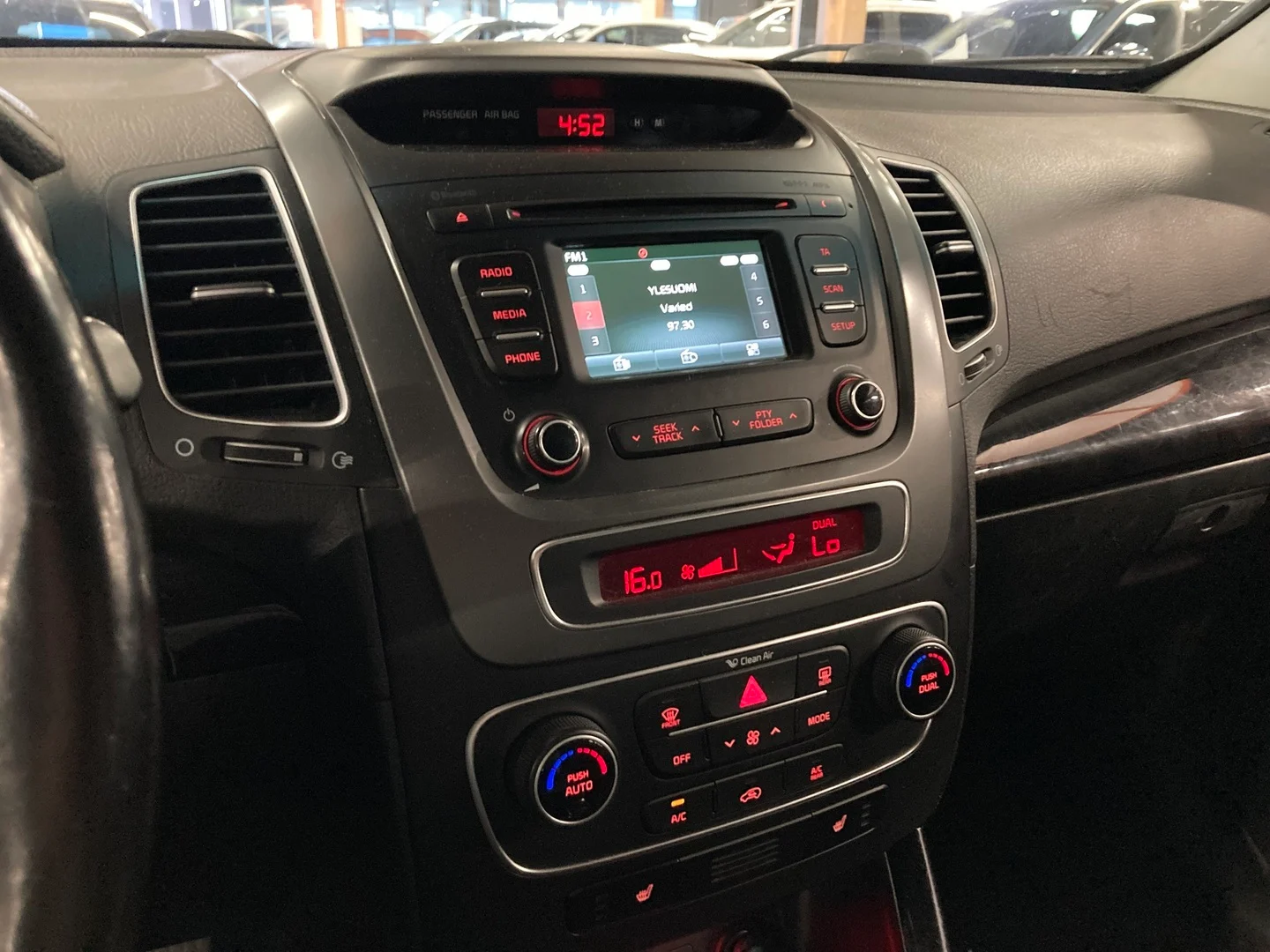 Car Image - 1uKy7p2R8nn68OGyNCFxBR