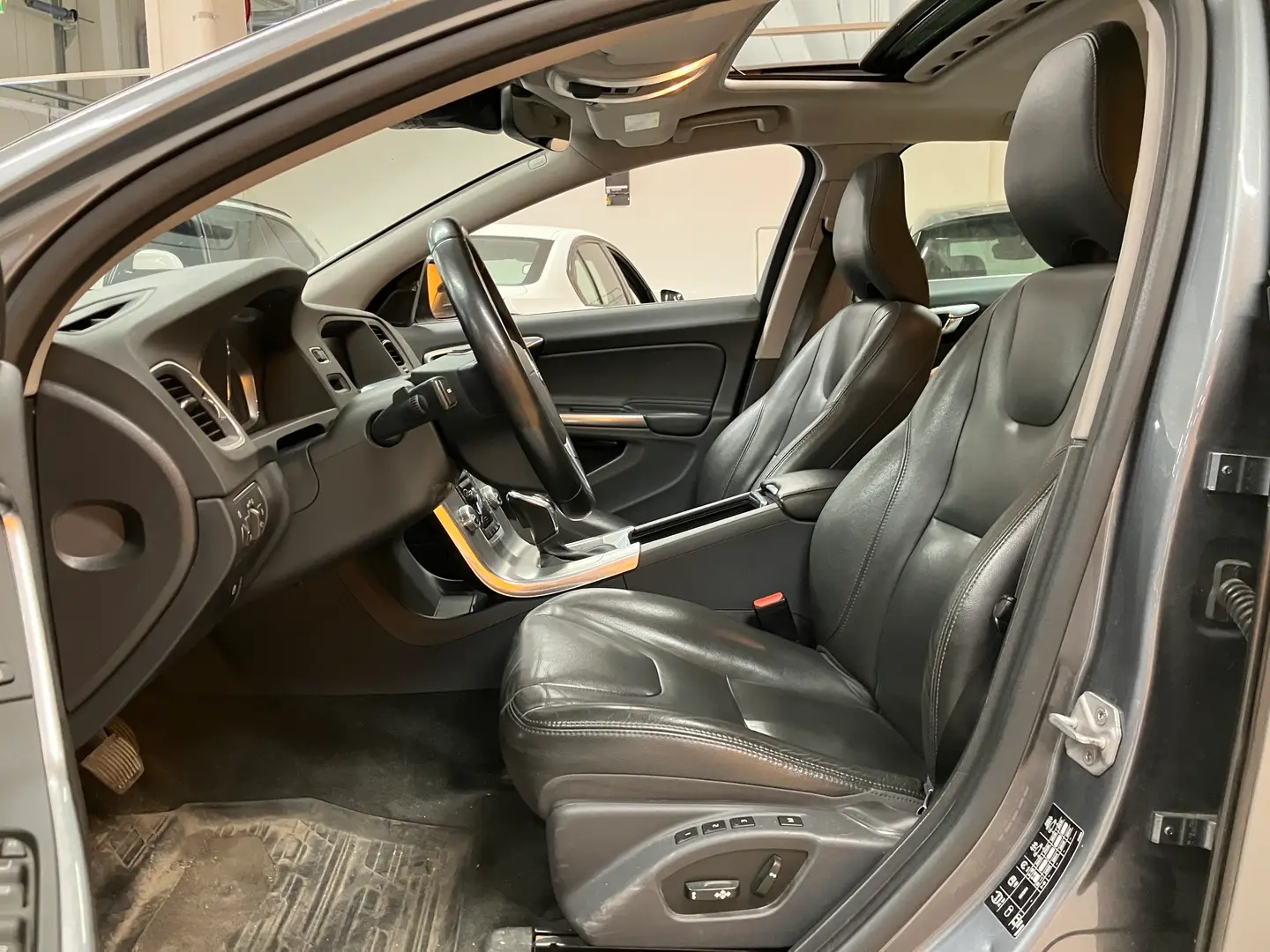 Car Image - 70Zqh7uzKcEiQXcGwUBamI