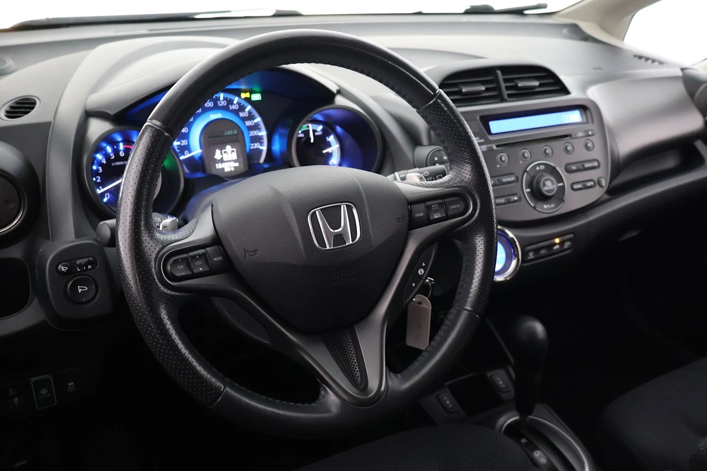 Car Image - 73K3Y8fbcHvEEMhZB69UXJ