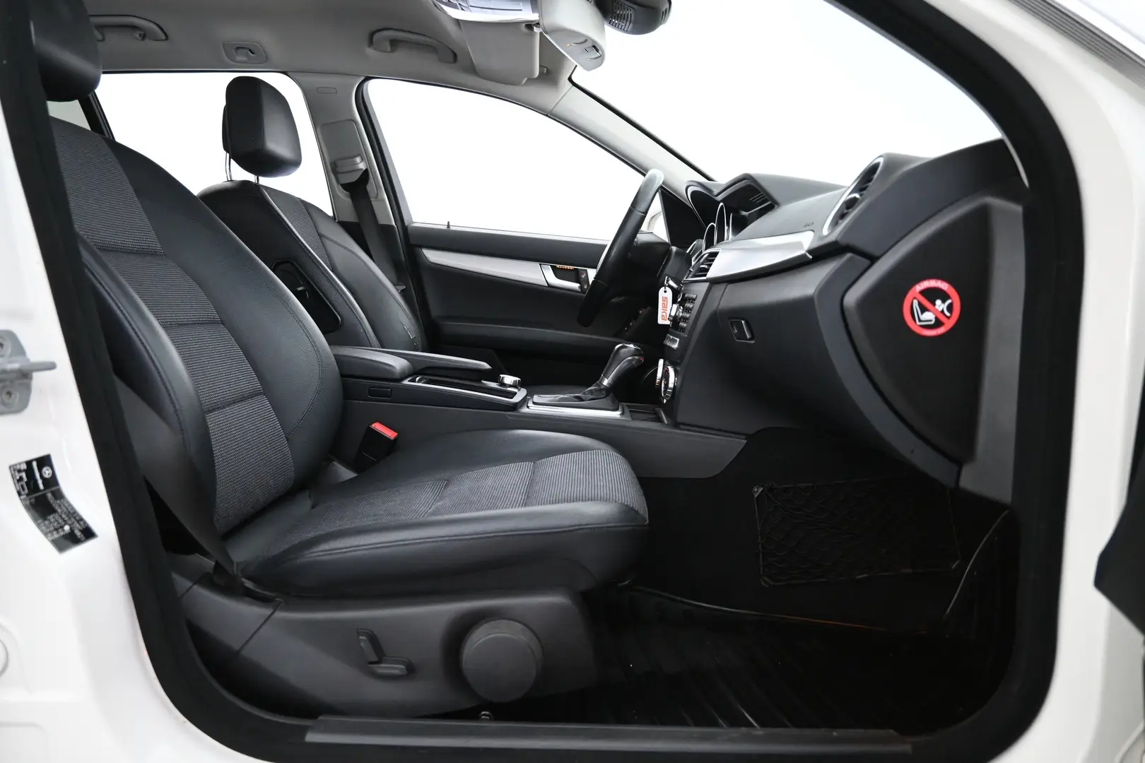 Car Image - Vd2DKOTgNk8j20LxE4E9e