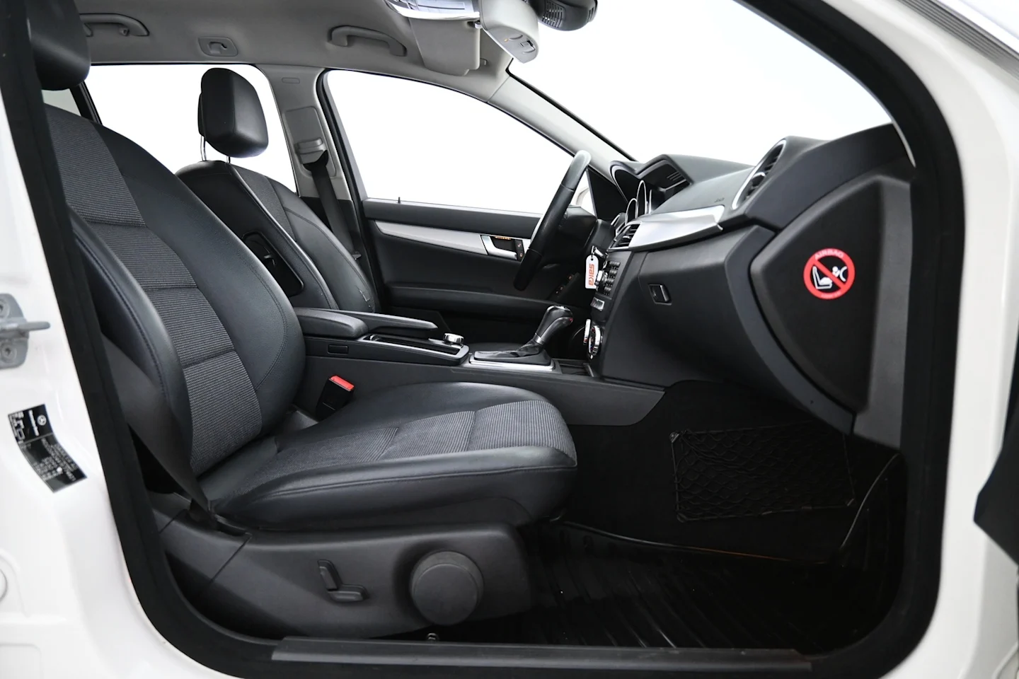 Car Image - Vd2DKOTgNk8j20LxE4E9e