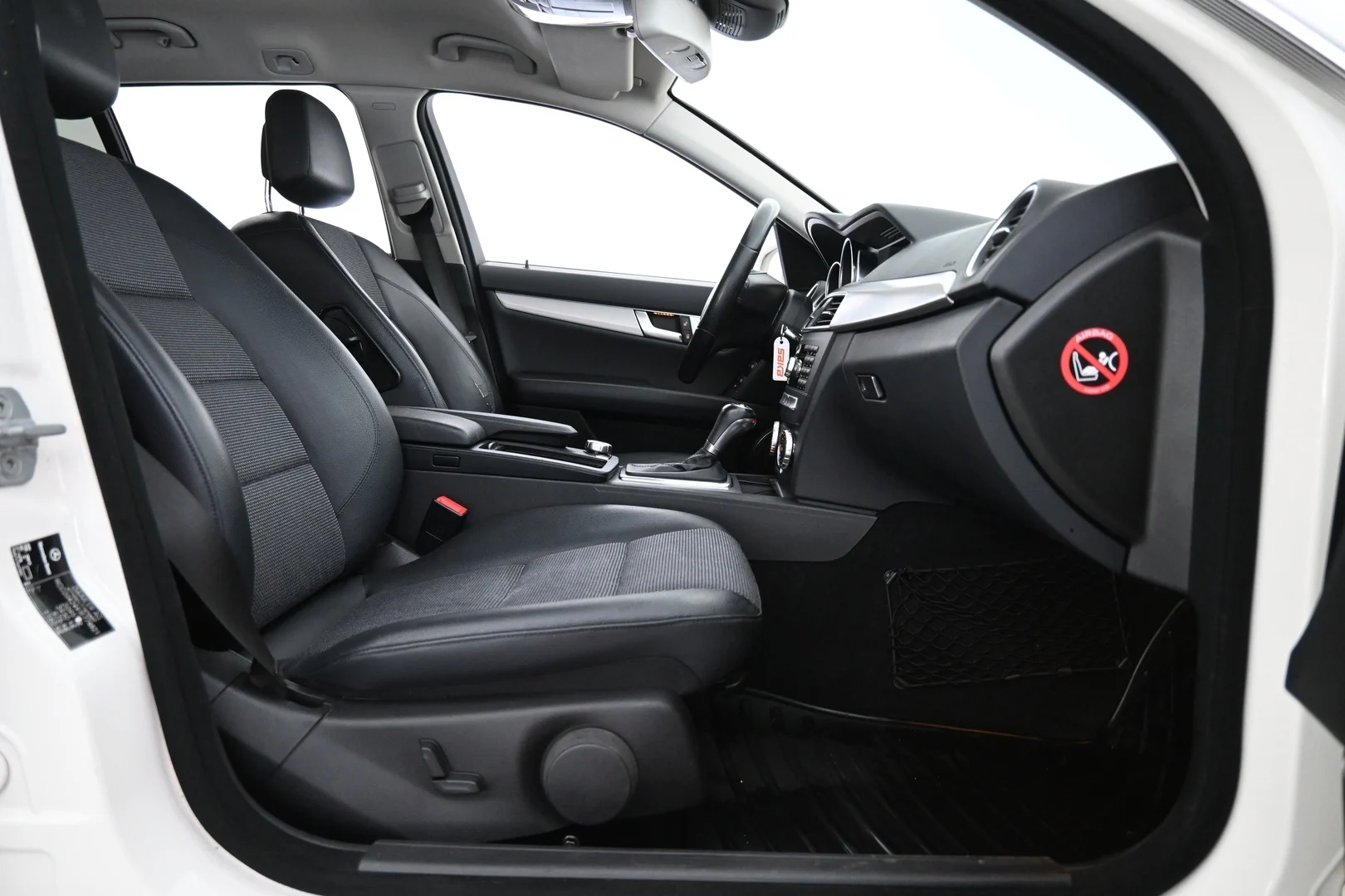 Car Image - Vd2DKOTgNk8j20LxE4E9e