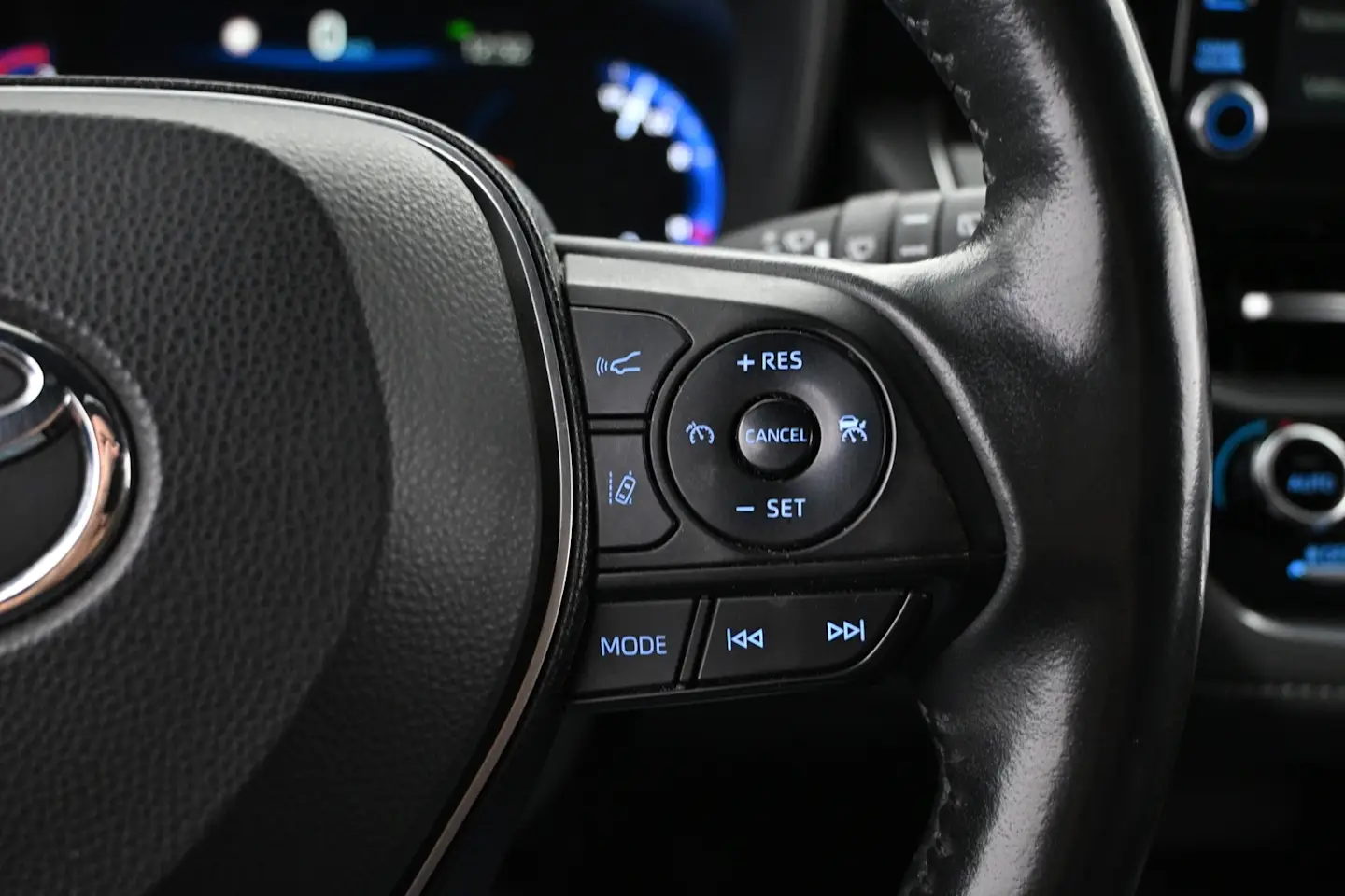 Car Image - vTn0876vY5f5BX4aSxz1J