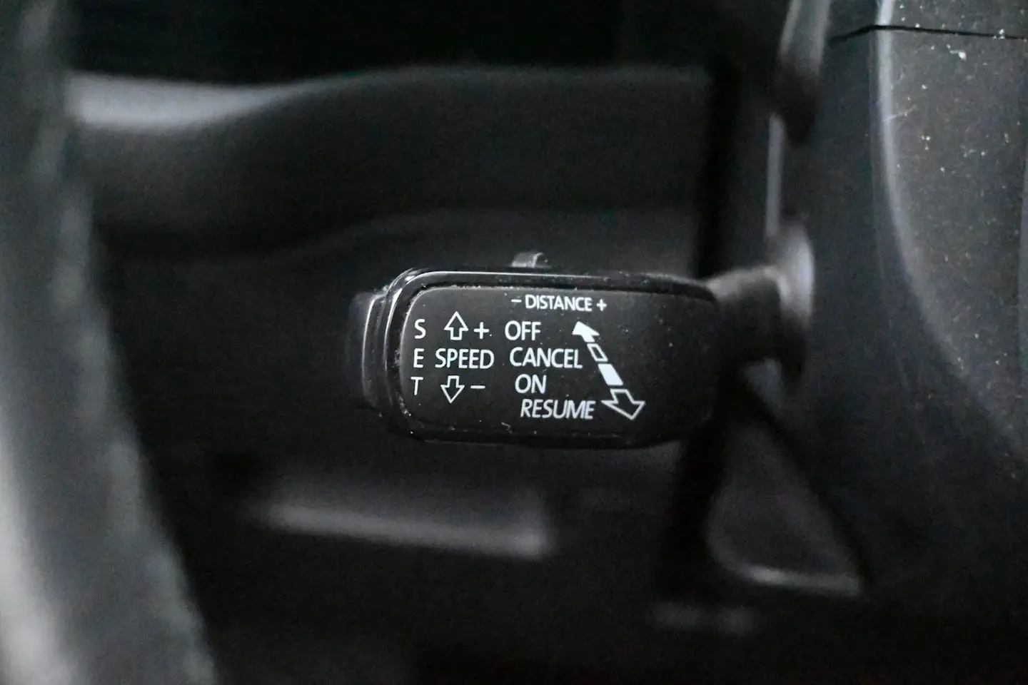 Car Image - 52NKPgV4TbrUrobxTlyZL1