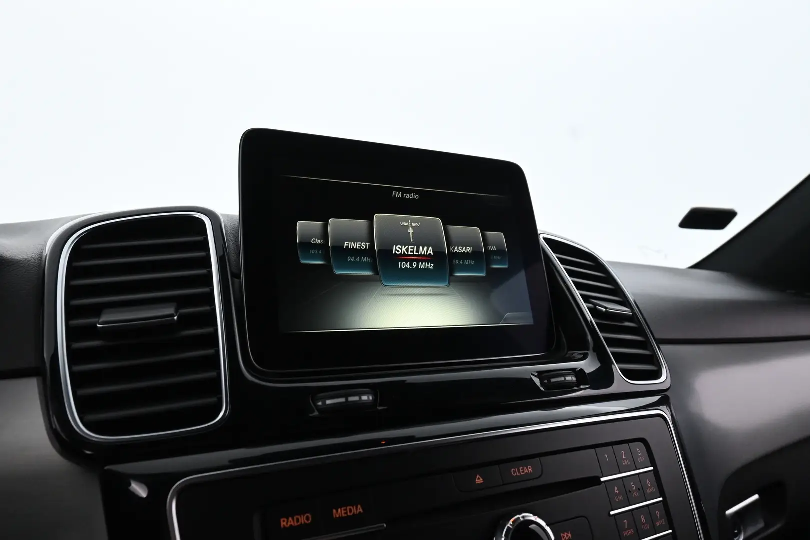 Car Image - R0DWI4NTKjW7Dgb7DUhPV