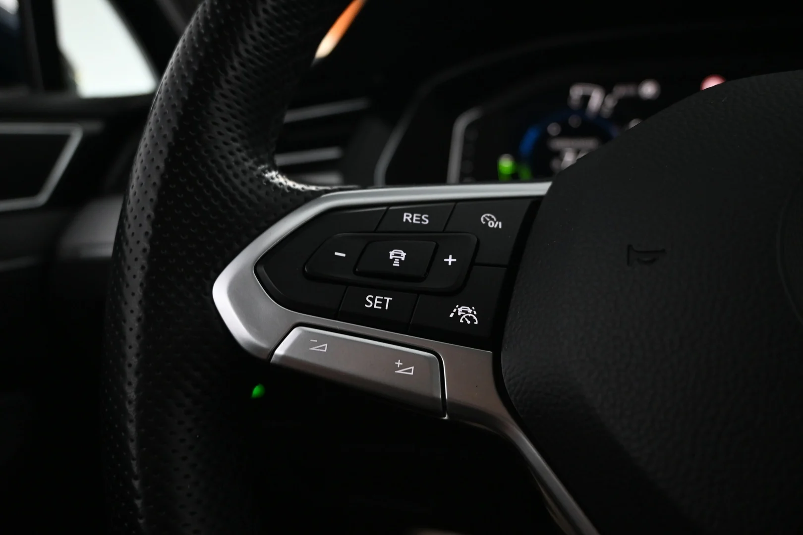 Car Image - 44Cy5i6oENg8V20nZ5DVJJ